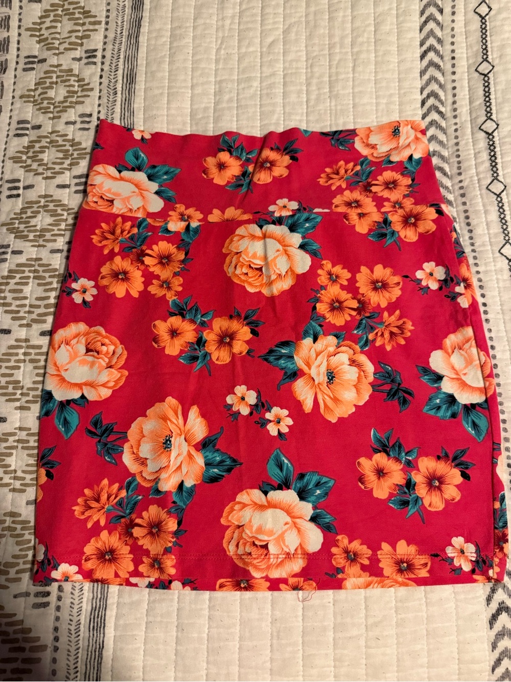 🏷️NWOT~CHARLOTTE RUSSE~Floral Print Body con mini Skirt